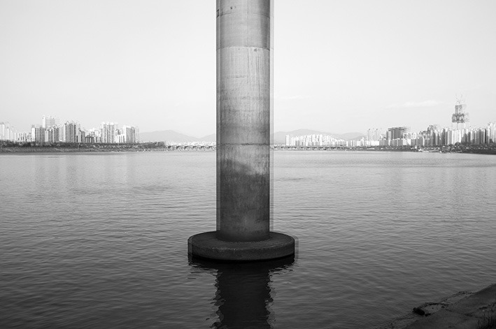 3월, Pigment inkjet print on paper, 100x150cm, 2014