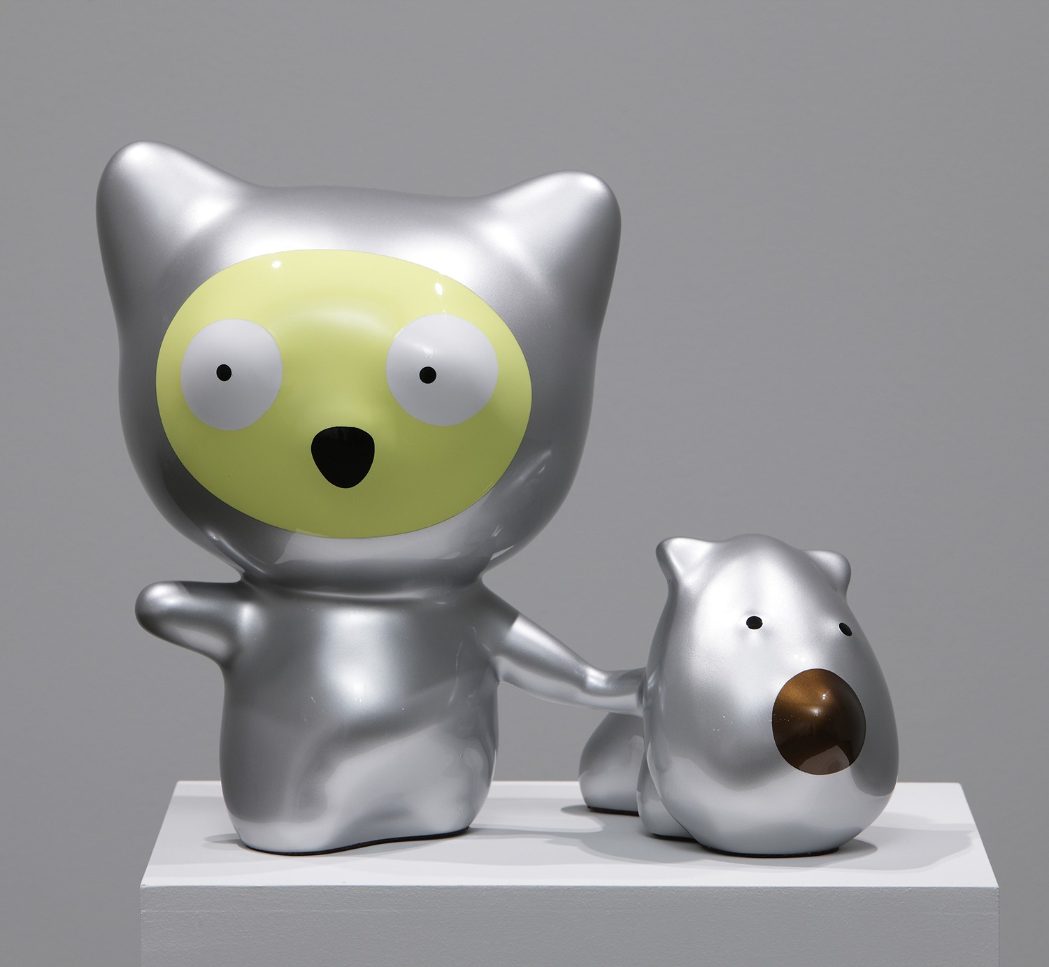Noh Jun, Sweet Promenade with Clo and Mong, 38x22x34cm, car paint on plastic, 2011