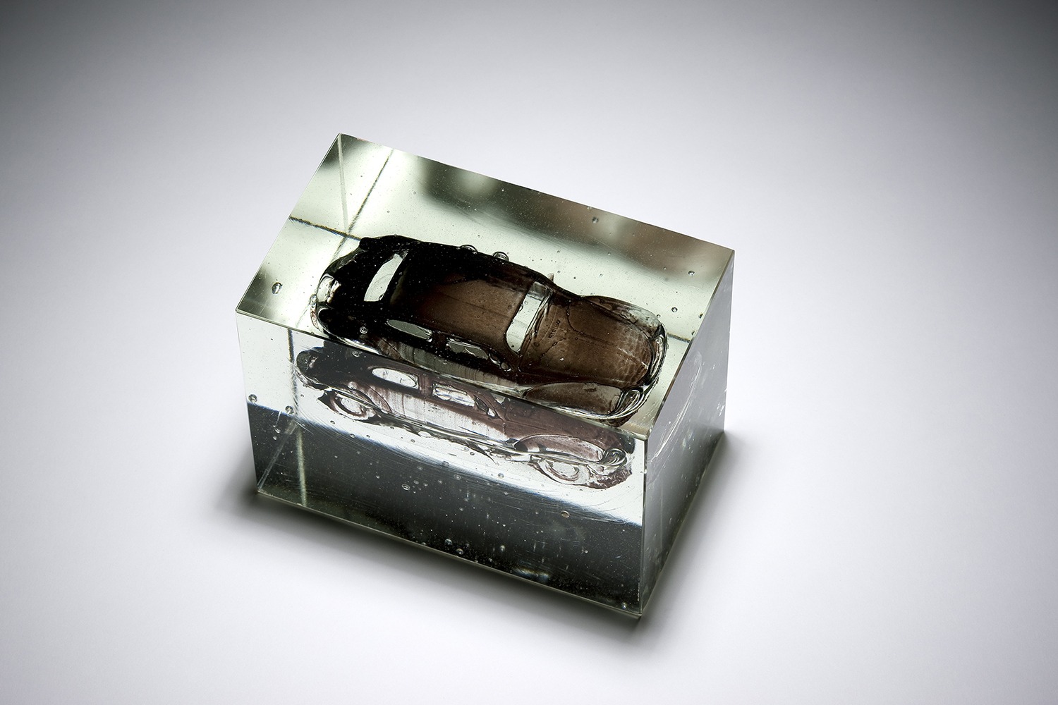 Lee Hag Ju, Volkswage 1967, 145x85x100cm, Soda Glass, Cast&Hot Cast, 2016