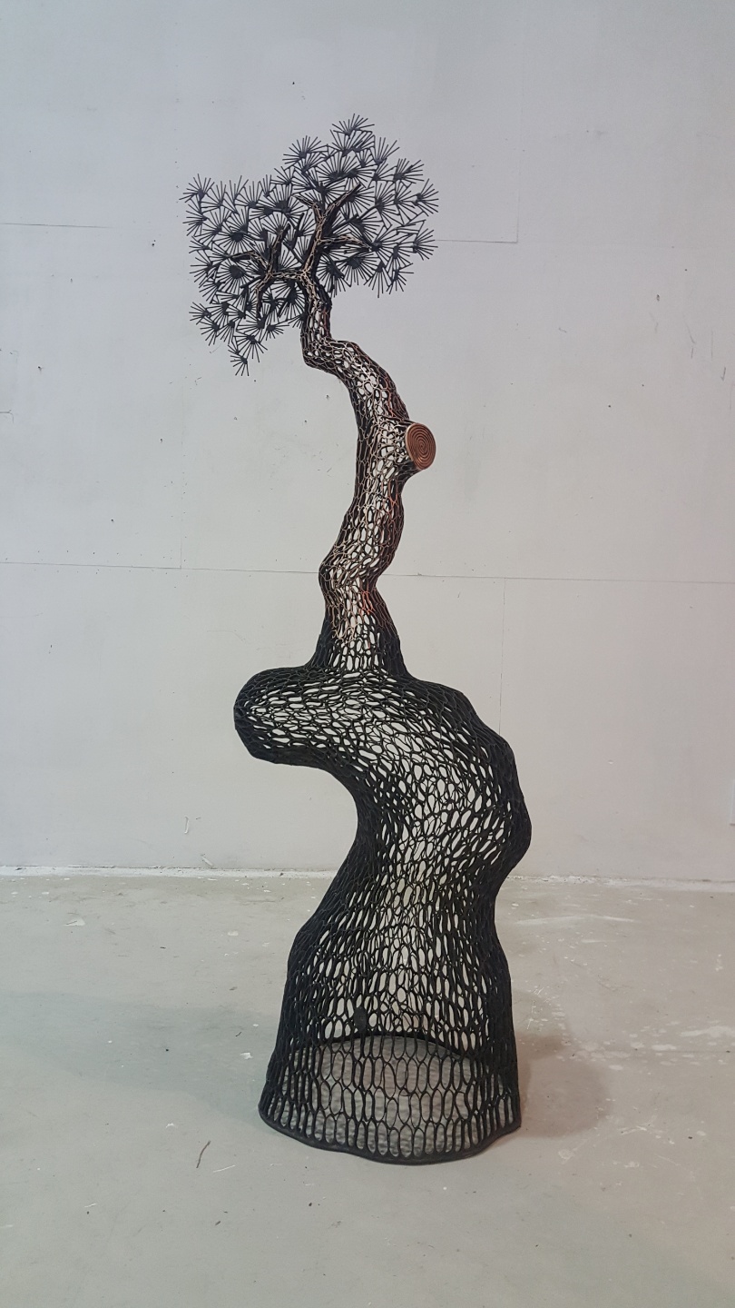 이길래Lee Gilrae, 노송old pine tree2018-2, 60x155(h)x38cm, copper welding, 2018