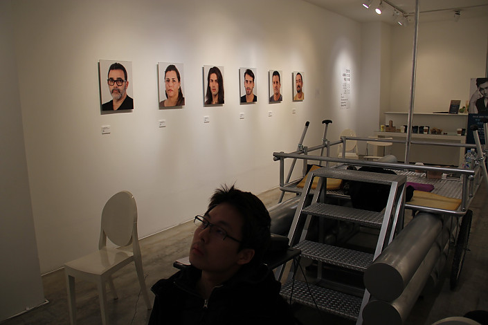 8. Artist Hong-rok. Kim