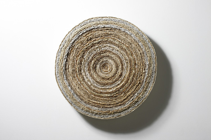 공명, 지름 70cm, book on wood, 2013.jpg