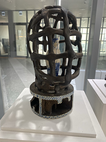 Head, 17x22x32(h)cm, ceramic, 2023